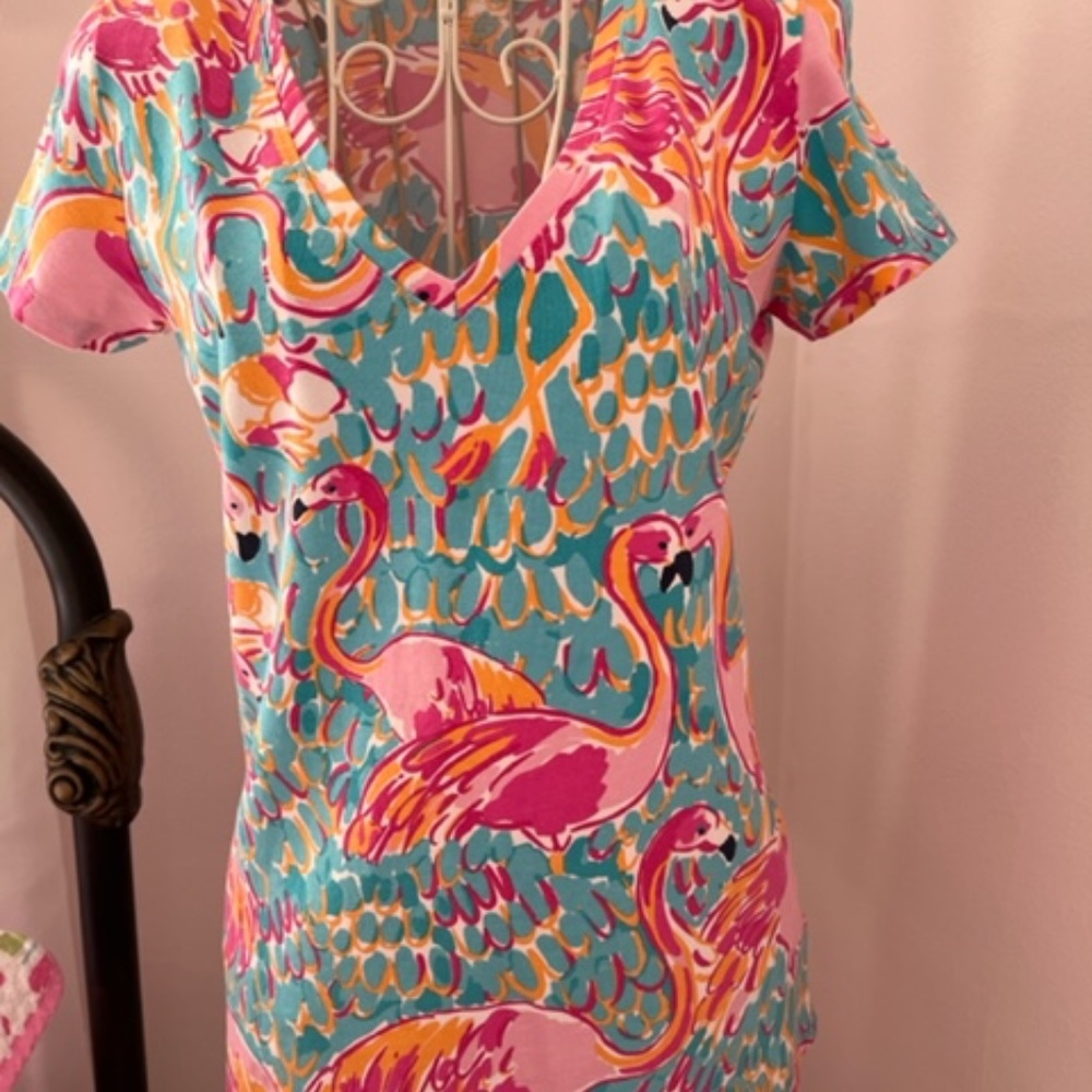 Lilly Pulitzer Top XS. Peel and Eat Michelle V - Neck Top. Flamingos